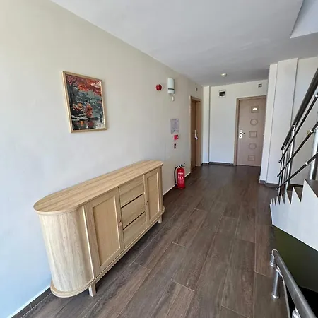 бордо Hotel Černomorec